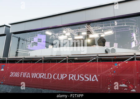 Moscou, Russie - 08 juin, 2018 Photo de la télévision avant : cabines pour la Coupe du Monde 2018 à Moscou, Russie Banque D'Images