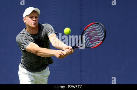 Pratiques Kyle Edmund avant les championnats 2018 Fever-Tree au Queen's Club, Londres. Banque D'Images