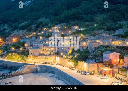 Vue de la nuit de l'Qinbi historique Village à Matsu, Taiwan Banque D'Images