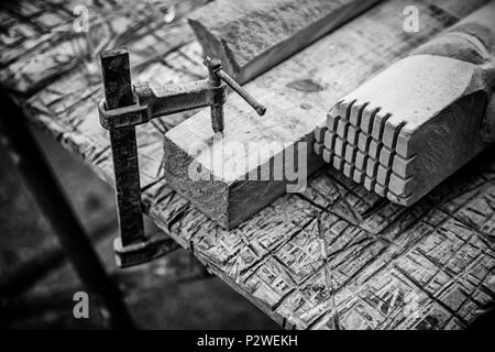 Outils de sculpture sur pierre, détail de certains outils pour le travail de la pierre, de l'artisanat d'art et manuel Banque D'Images