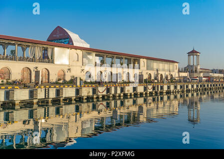 Sotchi, Russia-June 14, 2018 : le front de mer avec vue sur le port - 2018 FIFA fanzone Banque D'Images