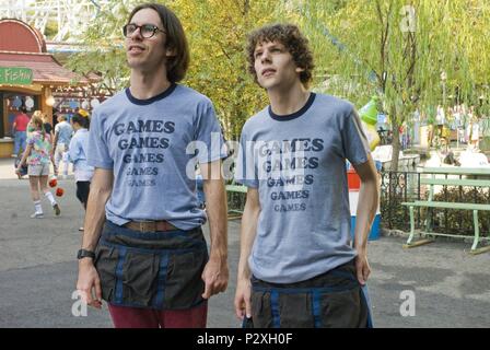 Titre original : ADVENTURELAND. Titre en anglais : ADVENTURELAND. Directeur de film : GREG MOTTOLA. Année : 2009. Stars : Jesse Eisenberg, Martin STARR. Copyright : Editorial l'intérieur uniquement. C'est un document distribué au public. Les droits d'accès uniquement, aucune licence de droit d'auteur prévue. Autorisation obligatoire à l'icône visuelle (www.visual-icon.com) est requise pour la reproduction de cette image. Credit : SIDNEY KIMMEL ENTERTAINMENT / Album Banque D'Images