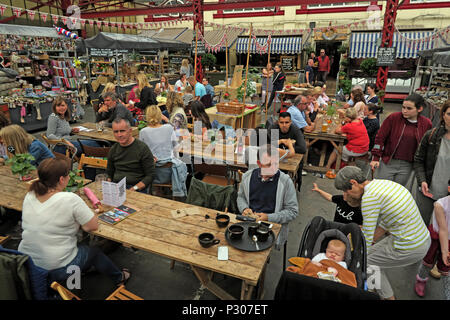 Altrincham réussie de marché de la ville (similaire au Borough Market), Trafford Conseil, le Grand Manchester, au nord ouest de l'Angleterre, Royaume-Uni Banque D'Images