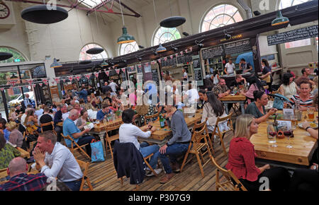 Altrincham réussie de marché de la ville (similaire au Borough Market), Trafford Conseil, le Grand Manchester, au nord ouest de l'Angleterre, Royaume-Uni Banque D'Images