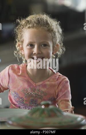 Titre original : Funny People. Titre en anglais : Funny People. Film Réalisateur : Judd Apatow. Année : 2009. Stars : IRIS APATOW. Credit : UNIVERSAL PICTURES / BENNETT, TRACY / Album Banque D'Images