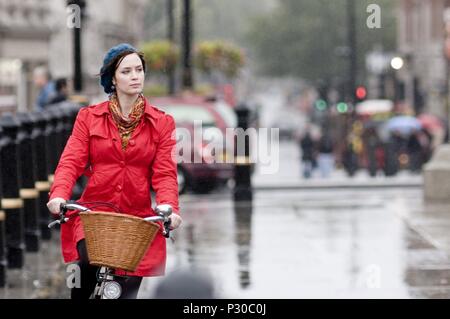 Titre original : WILD TARGET. Titre en anglais : WILD TARGET. Directeur de film : Jonathan Lynn. Année : 2010. Stars : EMILY BLUNT. Credit : Columbia Pictures / Album Banque D'Images