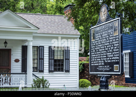 Repère historique de Pemberton Cottage, le 19e siècle accueil à Columbus, Géorgie, inventeur du Coca-Cola de pharmacien John Stith Pemberton. Banque D'Images