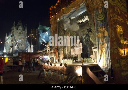Titre original : L'IMAGINARIUM DU DOCTEUR PARNASSUS. Titre en anglais : L'IMAGINARIUM DU DOCTEUR PARNASSUS. Film Réalisateur : Terry Gilliam. Année : 2009. Stars : Christopher PLUMMER. Crédit : Infinity propose des divertissements/Icon Productions // Album Banque D'Images