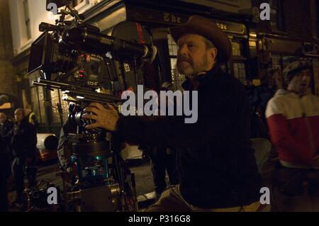 Titre original : L'IMAGINARIUM DU DOCTEUR PARNASSUS. Titre en anglais : L'IMAGINARIUM DU DOCTEUR PARNASSUS. Film Réalisateur : Terry Gilliam. Année : 2009. Stars : Terry Gilliam. Crédit : Infinity propose des divertissements/Icon Productions // Album Banque D'Images