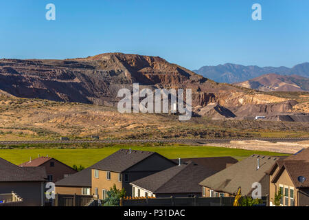 Maisons situées à proximité de Eagle Mountain golf course Banque D'Images