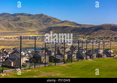 Maisons situées à proximité de Eagle Mountain golf course Banque D'Images