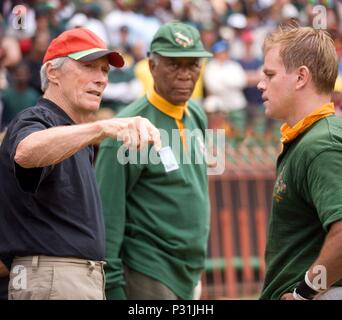 Titre original : Invictus. Titre en anglais : Invictus. Film Réalisateur : CLINT EASTWOOD. Année : 2009. Stars : CLINT EASTWOOD, Morgan Freeman, Matt Damon. Credit : Warner Bros Pictures / BERNSTEIN, KEITH / Album Banque D'Images