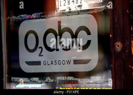 Porte avant en verre l'O₂ ABC est une discothèque et salle de musique sur Sauchiehall Street, dans le centre de Glasgow a été gravement endommagé dans l'incendie de l'école d'art de la GSA Banque D'Images