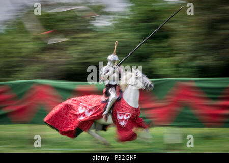 Londres, Yvoir, UK. 16 Juin, 2018. Grand médiévaux de chevaliers à Eltham Palace. Crédit : Guy Josse/Alamy Live News Banque D'Images