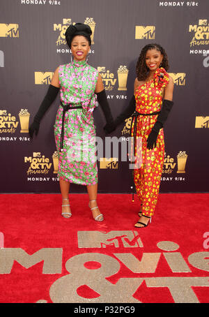 SANTA MONICA, CA - 16 juin : Halle Bailey, Chloe Bailey, à la 2018 MTV Film et TV Prix à la Barker Hangar sur 16 juin 2018 à Santa Monica, en Californie. Credit : Faye Sadou/MediaPunch Banque D'Images