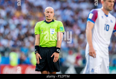 Moscou, Russie. 16 Juin, 2018. arbitre Szymon Marciniak (Pologne) GES/football/World Championship 2018 Russie : Argentine - Islande, 16.06.2018/GES/soccer/football Worldcup 2018 Russie : l'Argentine contre l'Islande, la ville, le 16 juin 2018 | dans le monde l'utilisation de crédit : afp/Alamy Live News Banque D'Images