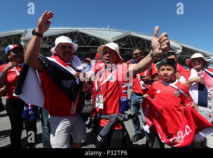 Samara, Russie. 17 Juin, 2018. Fans de Costa Rica cheer avant d'un groupe E match entre le Costa Rica et la Serbie lors de la Coupe du Monde FIFA 2018 à Samara, Russie, 17 juin 2018. Credit : Ye Pingfan/Xinhua/Alamy Live News Banque D'Images