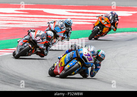 ALEX MARQUEZ (73) de l'Espagne, XAVI VIERGE (97) de l'Espagne, MARCEL SCHROTTER (23) pf Allemagne et BRAD BINDER (41) du Royaume-Uni au cours de la course Moto2 de la course du Grand Prix de Catalogne, au circuit de course de Barcelone Montmelo, près de Barcelone le 17 juin 2018 (Photo : Alvaro Sanchez) Banque D'Images