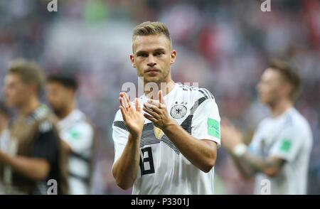 Moscou, Russie. 17 Juin, 2018. firo : 17.06.2018, Moscou, Soccer, Football, Allemagne - Mexique, Mexique : 0 1 Josué KIMMICH, GER, après coup de sifflet | Conditions de crédit dans le monde entier : dpa/Alamy Live News Banque D'Images