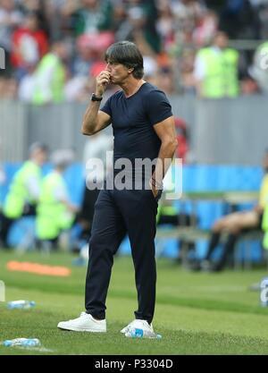 Moscou, Russie. 17 Juin, 2018. firo : 17.06.2018, Moscou, football, soccer, Allemagne - Mexique, Mexique 0 : 1 Bundescoach Joachim Low, GER, Enttauschung | Conditions de crédit dans le monde entier : dpa/Alamy Live News Banque D'Images