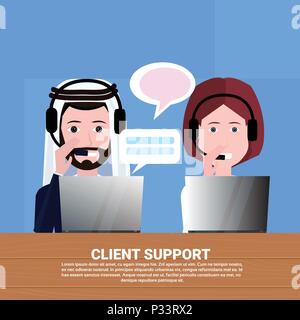 Mélanger divers course casque call center agent client assistance en ligne, l'opérateur de service clientèle et technique, l'icône de chat concept, design plat espace copie Illustration de Vecteur