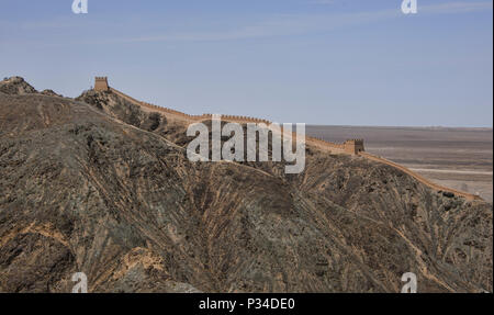 Surplombant la Grande Muraille, Jiayuguan, Gansu, Chine Banque D'Images