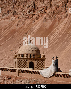 Se marier à la Montagne de Feu, Turpan, Xinjiang, Chine Banque D'Images