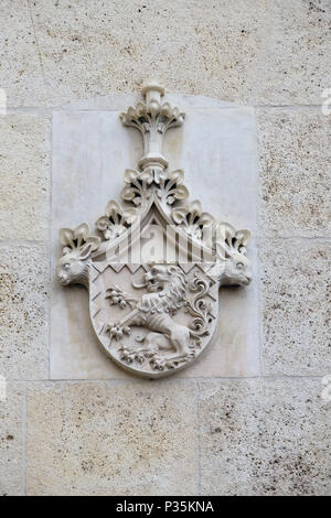 Armoiries du Cardinal Joseph Mihalovic, façade de la cathédrale de Zagreb, dédiée à l'assomption de Marie Banque D'Images