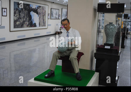 Pjoengjang, la Corée du Nord, une exposition en troupe artistique Mansudae Art Studio Banque D'Images