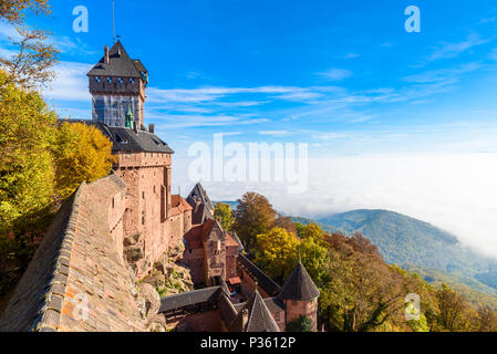 Haut - koenigsbourg - vieux château dans la belle région d'Alsace, France près de la ville Strasbourg Banque D'Images