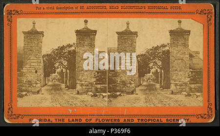 . Portes de la ville, à la rue dans la rue George. Titre alternatif : Floride, la terre de fleurs et paysages tropicaux. Couverture : 1868 ?-1905 ?. Mentions légales Source : 1868 ?-1905 ?. Point numérique publié le 7-18-2005 ; mise à jour 2-12-2009. 66 portes de la ville, à la rue dans la rue George, à partir de Robert N. Dennis collection de vues stéréoscopiques 5 Banque D'Images