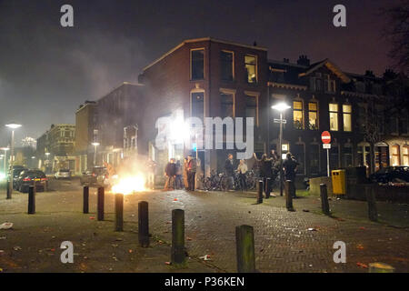 Utrecht, Pays-Bas, les gens célèbrent le Nouvel An dans la rue Banque D'Images