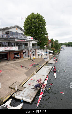 Marlow, Buckinghamshire, Royaume-Uni, le 16 juin 2018, samedi, de la ville de Marlow Regatta & Festival, vue, Marlow Rowing Club, un hangar à bateaux et un pavillon. © Peter SPURRIER Banque D'Images