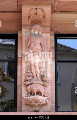 Le signe astrologique du Bélier, relief sur façade de maison à Aschaffenburg, Allemagne Banque D'Images