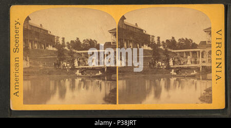 . Au groupe de personnes non identifiées, y compris dans la rangée en bateau, à quai, African American man cheval. Titre alternatif : paysage américain, en Virginie. Couverture : 1865 ?-1896 ?. Mentions légales Source : 1865 ?-1896 ?. Article 3-9-2006 numérique publié ; mise à jour 2-13-2009. 133 Groupe non identifié au resort, y compris les personnes dans la rangée en bateau, à quai, African American man horse, à partir de Robert N. Dennis collection de vues stéréoscopiques Banque D'Images