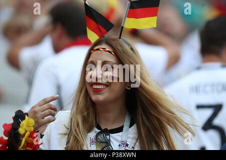 Moscou, Russie. 17 Juin, 2018. firo : 17.06.2018, Moscou, football, soccer, Allemagne - Mexique, Mexique 0 : 1 Fan de l'Allemagne, l'utilisation de crédit à travers le monde | Femmes : dpa/Alamy Live News Banque D'Images