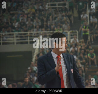 Athènes, Grèce. 17 Juin, 2018. Giannis Sferopoulos, gestionnaire réagir lors de la finale de la ligue de basket-ball grec match entre l'Olympiakos et le Panathinaikos BC. Credit : Ioannis Alexopoulos SOPA/Images/ZUMA/Alamy Fil Live News Banque D'Images