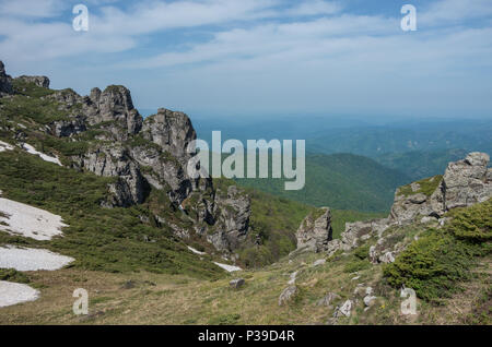 Babin zub - Stara Planina, la Serbie. Babin zub est un sommet dans le massif de la montagne Stara Planina, dans le sud-est de la Serbie. Banque D'Images