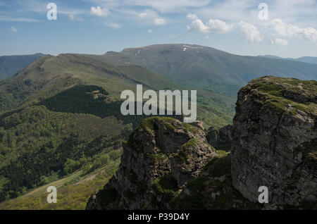 Babin zub - Stara Planina, la Serbie. Babin zub est un sommet dans le massif de la montagne Stara Planina, dans le sud-est de la Serbie. Banque D'Images