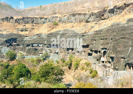 Rock bouddhistes antiques temples à Ajanta , Maharashtra, Inde Banque D'Images