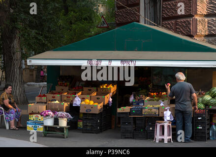 Odessa, Ukraine, stand de fruits et légumes sur le bord de la route Banque D'Images