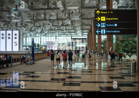 Singapour, République de Singapour, dans le hall des départs du Terminal 3 de l'aéroport de Singapour Banque D'Images