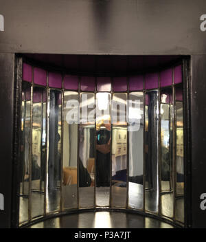 Close up de l'intérieur du Willow Tea Rooms, Sauchiehall St, Glasgow, conçu par l'architecte Charles Rennie Mackintosh pour son propriétaire Kate Cranston Banque D'Images