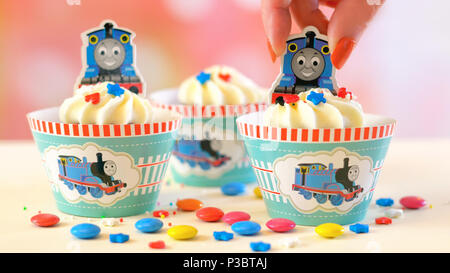 Adelaide, South Adelaide - 15 juin 2018 : la décoration des anniversaires à thème My cupcakes, près à une ap colorés Banque D'Images