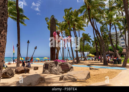 Duke Paoa Kahinu Mokoe Hulikohola Kahanamoku, Waikiki, Honolulu, Oahu, Hawaii, USA, Banque D'Images