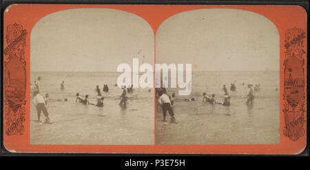 . Lieux de baignade. (À l'Ouest La plage de Brighton, Coney Island) TITRE ALTERNATIF : études stéréoscopique, vue sur la mer. Référence : [1865 ?]-1919. Point numérique publié le 4-27-2006 ; mise à jour 6-25-2010. 30 scène de baignade. (À l'Ouest La plage de Brighton, Coney Island), de Robert N. Dennis collection de vues stéréoscopiques Banque D'Images