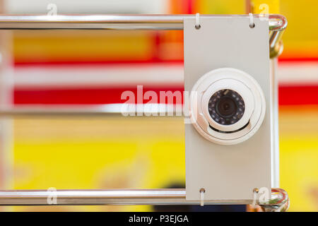 La caméra de sécurité CCTV opérant dans le goldshop. Banque D'Images