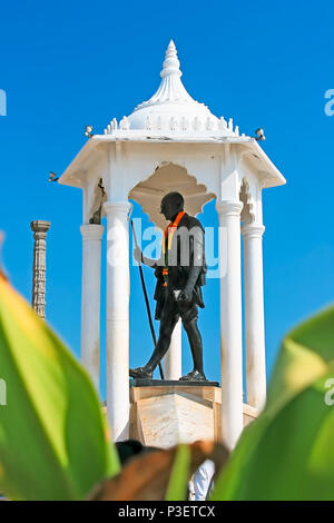 Statue de Mahatma Ghandi au beach promenade , Pondicherry , Tamil Nadu, Inde Banque D'Images