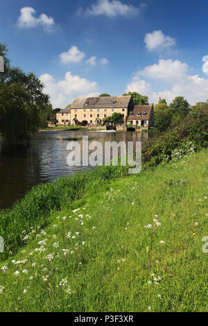 Moulin à eau de la rivière Nene Newton, près de Peterborough, Cambridgeshire, Angleterre, Royaume-Uni Banque D'Images