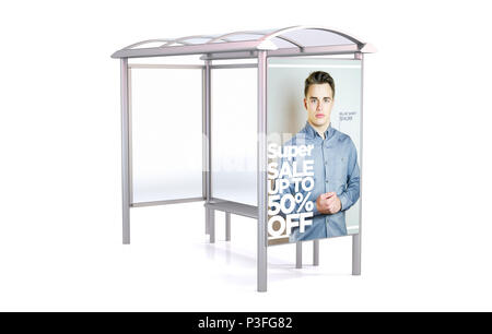 Rendu 3d arrêt de bus isolé sur fond blanc montrant la publicité de mode Banque D'Images